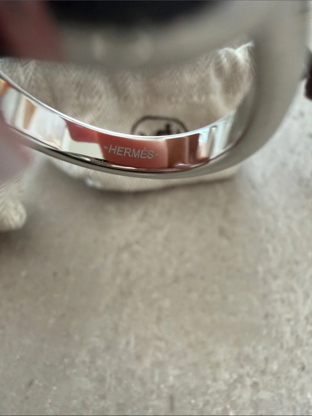 Hermes ring lacquered